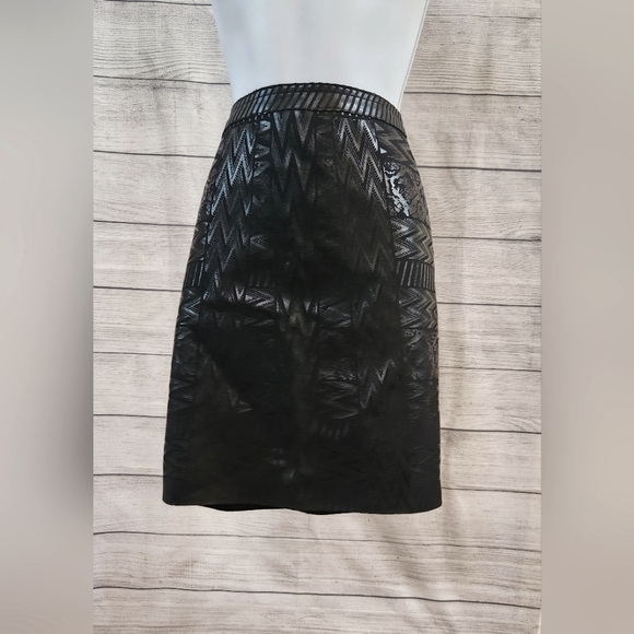 Black tribal print body con skirt. XL - Picture 1 of 3